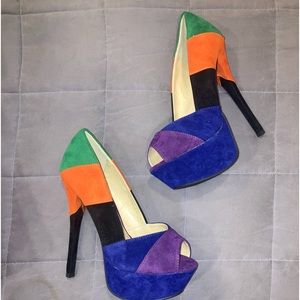Color blocking suede heels
